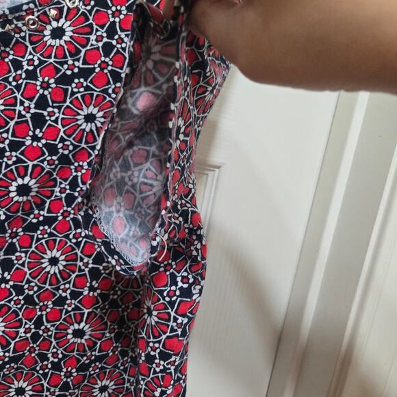 Alfred Dunner Red Floral Short Sleeve Blouse LP - Picture 6 of 7